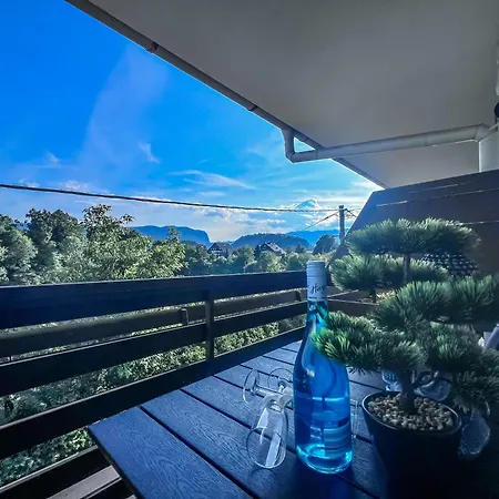 Vista Apartment *